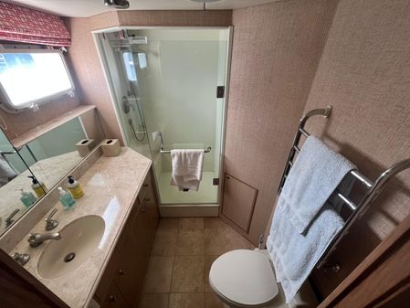 Burger Raised Pilothouse image