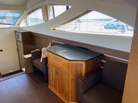 Sea Ray 450 Sedan Bridge image