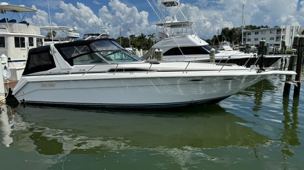 Sea Ray 350 Sundancer 