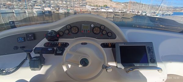 Azimut 46 image