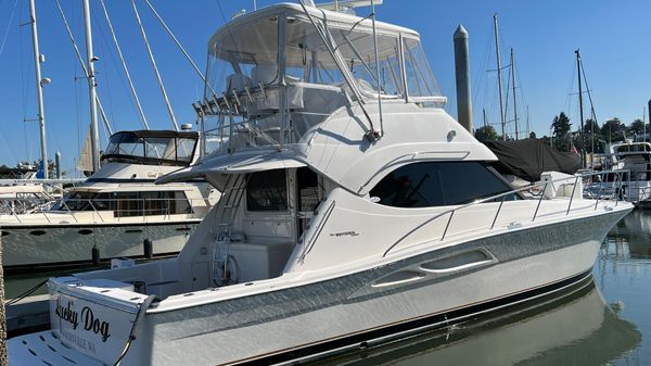 Riviera 42 Flybridge