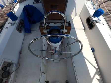 Catalina 30 image