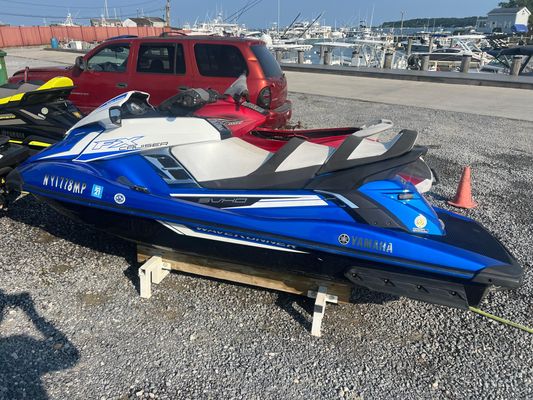 Yamaha-waverunner FX-CRUISER-SVHO - main image