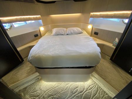 Azimut 60 Flybridge image