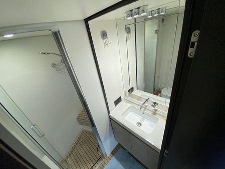 Azimut 60 Flybridge image