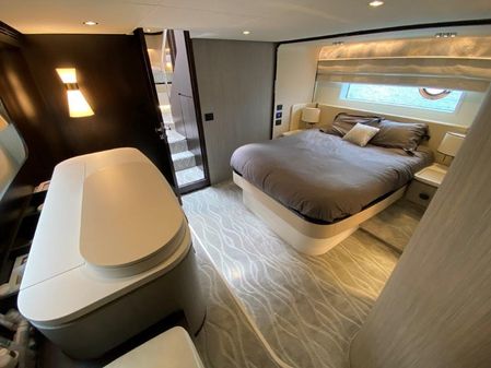 Azimut 60 Flybridge image