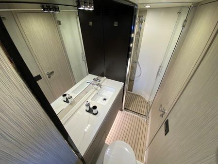 Azimut 60 Flybridge image