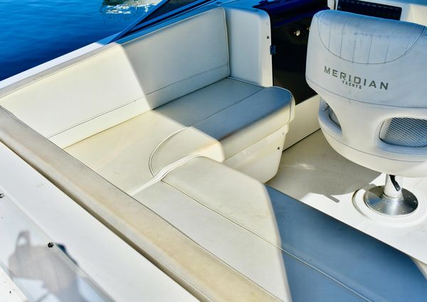 Meridian 490 Pilot House image