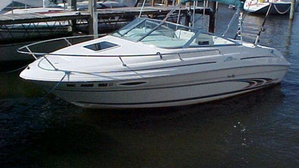 Sea Ray 215EC 