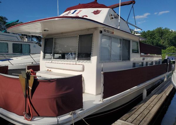 Gibson HOUSEBOAT image