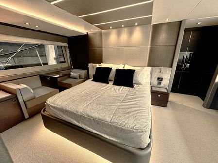 Sunseeker 76 Yacht image