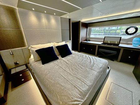 Sunseeker 76 Yacht image