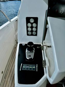 Sunseeker 76 Yacht image