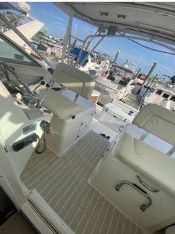 Wellcraft Coastal 330 image