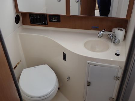 Wellcraft Coastal 330 image