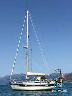 Hallberg-Rassy 352 image