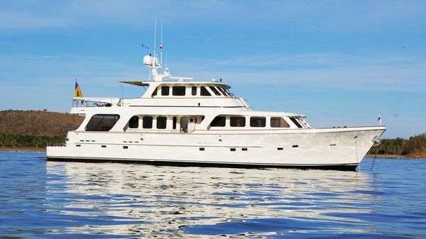 Offshore Yachts Voyager