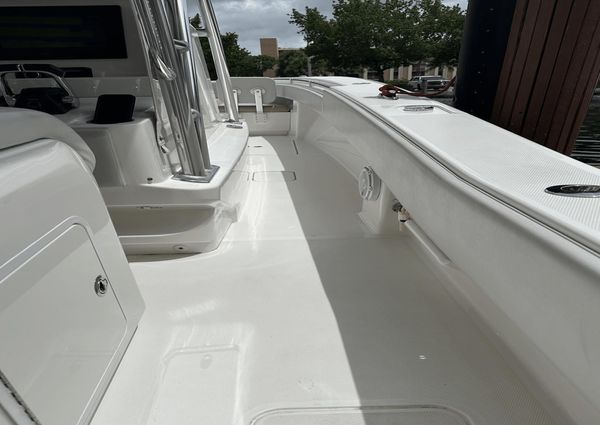 Invincible 36 Center Console image