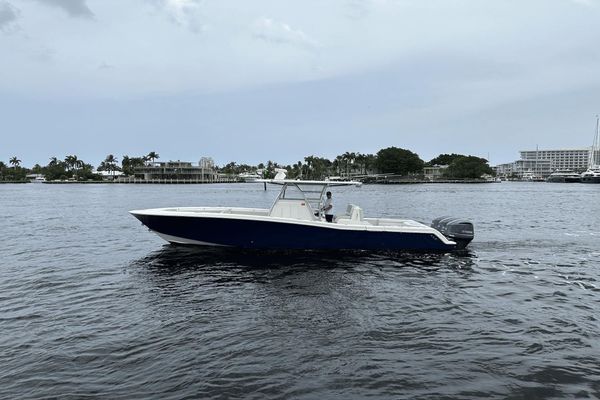 Invincible 36 Center Console - main image