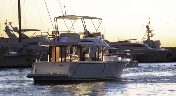 Beneteau SWIFT-TRAWLER-35 image