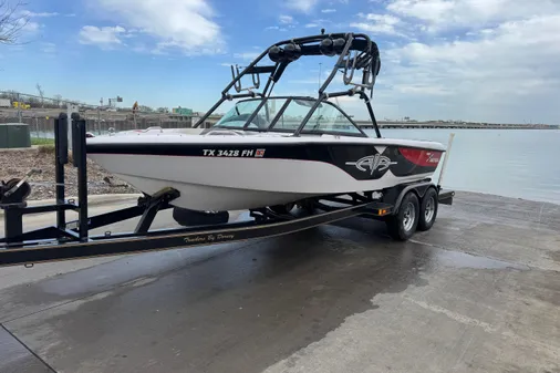 Correct Craft Super Air Nautique image