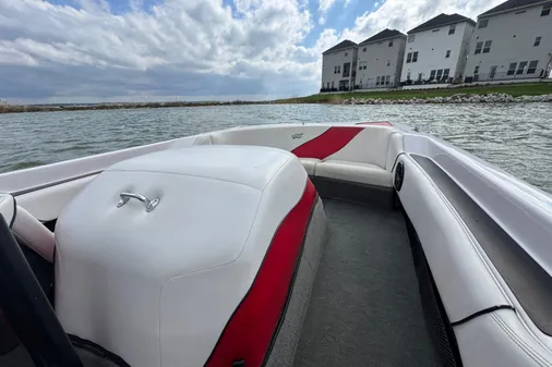 Correct Craft Super Air Nautique image