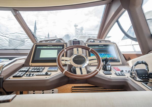 Azimut 54 Fly image