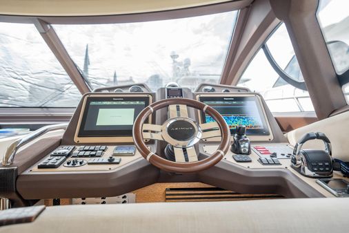 Azimut 54 Fly image