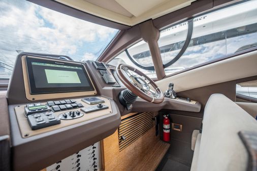 Azimut 54 Fly image