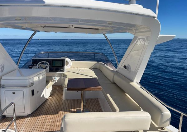 Azimut 54 Fly image