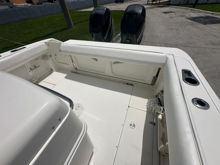 Boston-whaler 320-OUTRAGE image