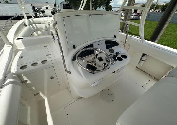 Boston-whaler 320-OUTRAGE image