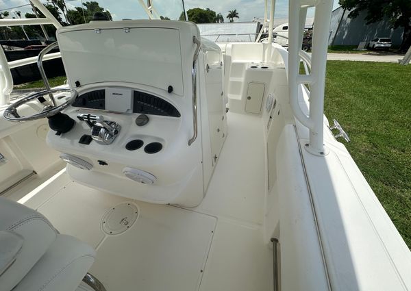 Boston-whaler 320-OUTRAGE image