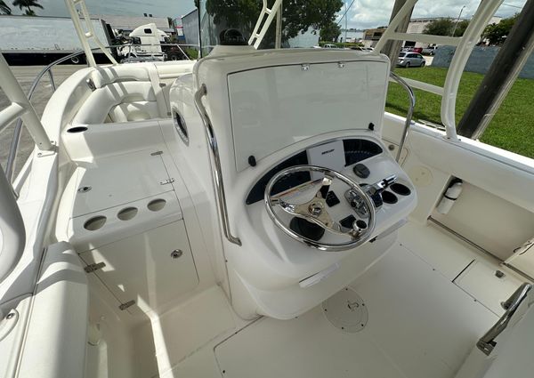 Boston-whaler 320-OUTRAGE image