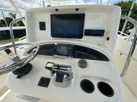 Boston-whaler 320-OUTRAGE image