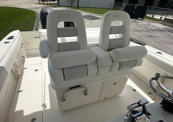 Boston-whaler 320-OUTRAGE image