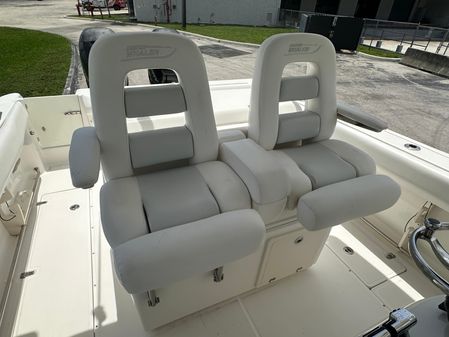 Boston-whaler 320-OUTRAGE image