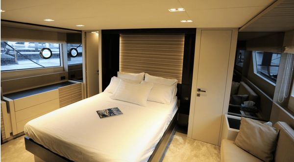 Ferretti Yachts 670 image