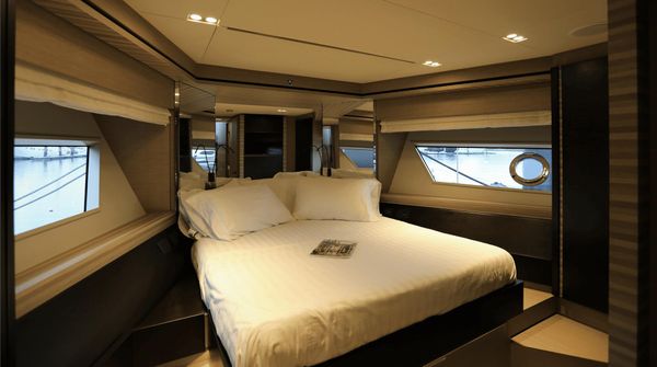 Ferretti Yachts 670 image