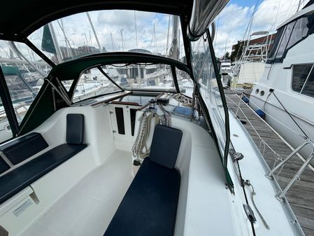 Beneteau 393 image