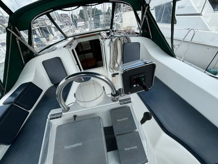 Beneteau 393 image