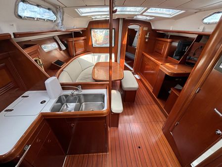 Beneteau 393 image