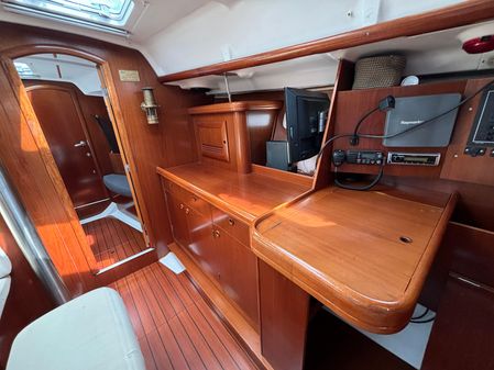 Beneteau 393 image