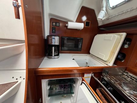 Beneteau 393 image