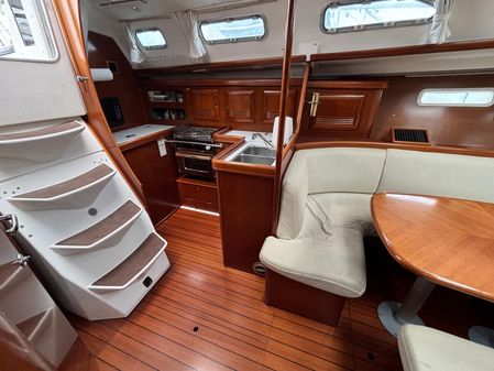 Beneteau 393 image