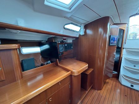 Beneteau 393 image