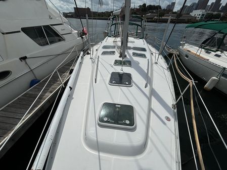 Beneteau 393 image