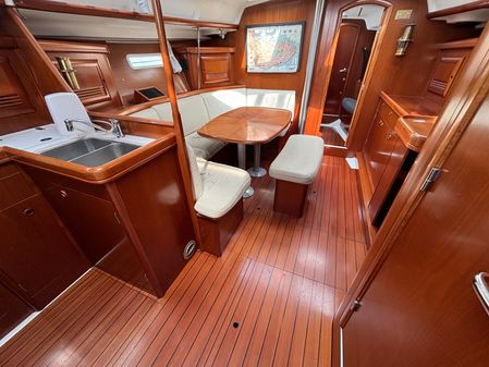 Beneteau 393 image