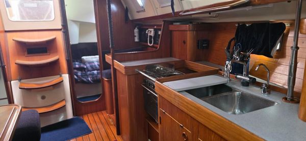 Beneteau Oceanis 370 image