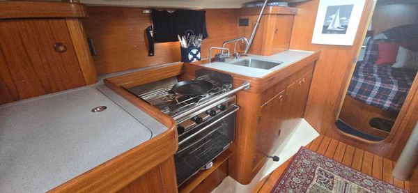 Beneteau Oceanis 370 image